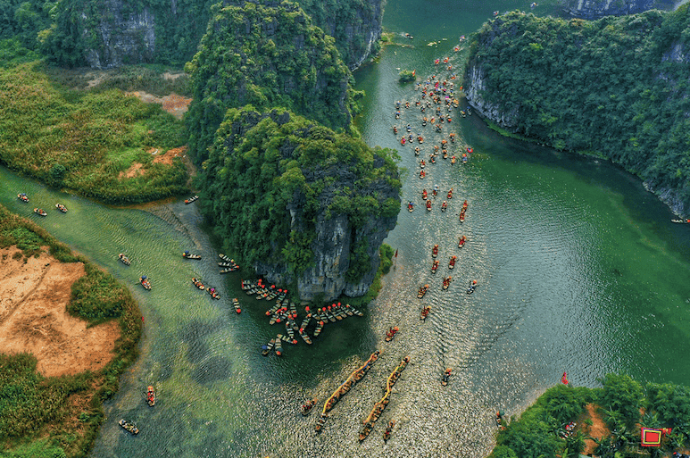 Khơi dậy tiềm năng từ di sản và công nghiệp văn hoá cho du lịch Ninh Bình